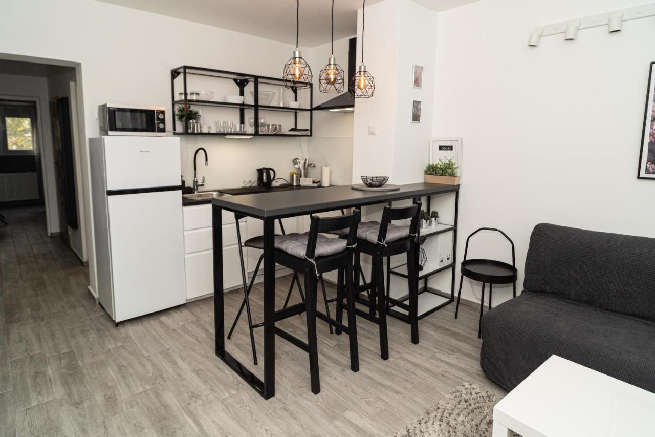 Apartman Ina Осиек Экстерьер фото