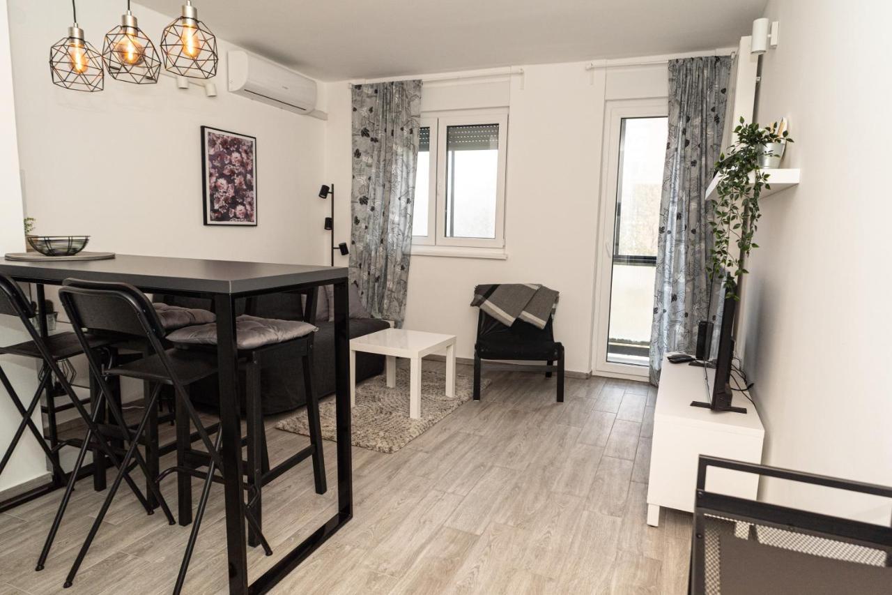 Apartman Ina Осиек Экстерьер фото